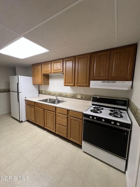 Tiny photo for 6060 Dixon Avenue, Toledo, OH 43613 (MLS # 10005296)