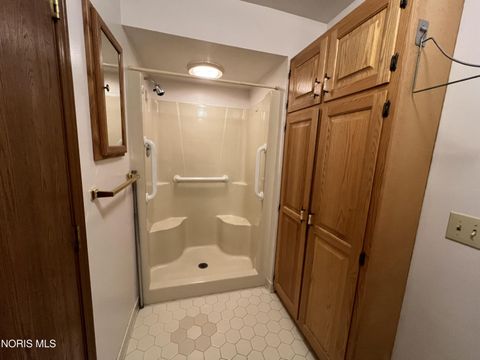 Tiny photo for 6060 Dixon Avenue, Toledo, OH 43613 (MLS # 10005296)