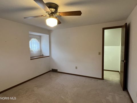 Tiny photo for 6060 Dixon Avenue, Toledo, OH 43613 (MLS # 10005296)