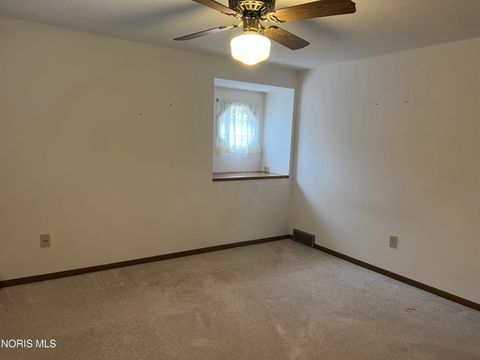 Tiny photo for 6060 Dixon Avenue, Toledo, OH 43613 (MLS # 10005296)