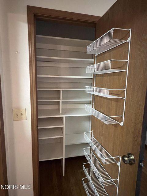 Tiny photo for 6060 Dixon Avenue, Toledo, OH 43613 (MLS # 10005296)