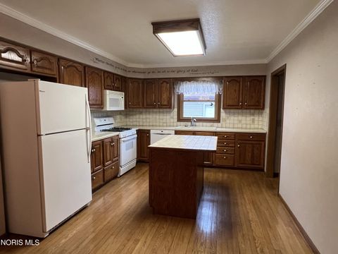 Tiny photo for 6060 Dixon Avenue, Toledo, OH 43613 (MLS # 10005296)