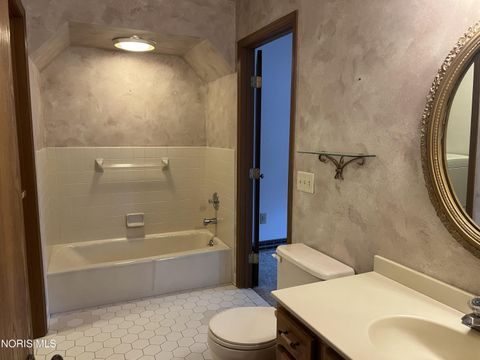 Tiny photo for 6060 Dixon Avenue, Toledo, OH 43613 (MLS # 10005296)