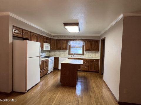 Tiny photo for 6060 Dixon Avenue, Toledo, OH 43613 (MLS # 10005296)