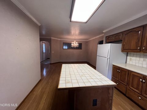 Tiny photo for 6060 Dixon Avenue, Toledo, OH 43613 (MLS # 10005296)