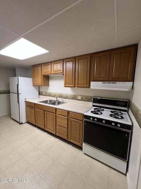 Tiny photo for 6060 Dixon Avenue, Toledo, OH 43613 (MLS # 10005296)