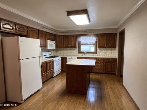 Tiny photo for 6060 Dixon Avenue, Toledo, OH 43613 (MLS # 10005296)