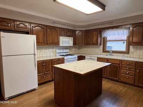 Tiny photo for 6060 Dixon Avenue, Toledo, OH 43613 (MLS # 10005296)