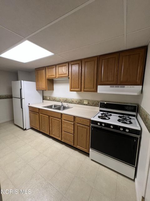 Tiny photo for 6060 Dixon Avenue, Toledo, OH 43613 (MLS # 10005296)