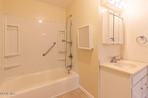 Tiny photo for 1005 Eton Road, Toledo, OH 43615 (MLS # 10006105)