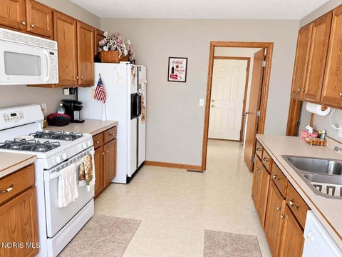 Tiny photo for 128 W Meade Avenue #3, Findlay, OH 45840 (MLS # 10014053)