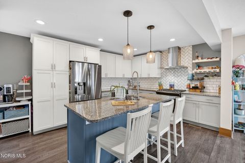 Tiny photo for 614 W John Street, Maumee, OH 43537 (MLS # 10006093)