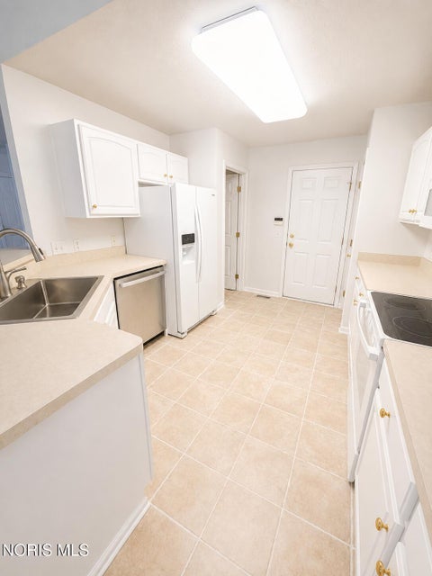 Tiny photo for 4210 Caravelle Drive, Toledo, OH 43623 (MLS # 10009975)