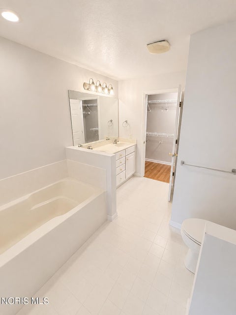 Tiny photo for 4210 Caravelle Drive, Toledo, OH 43623 (MLS # 10009975)