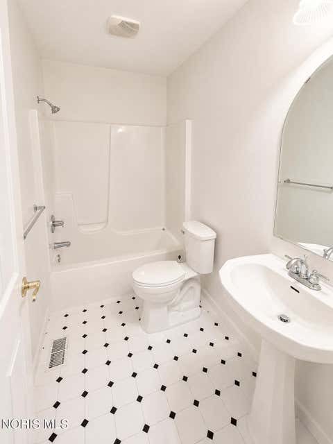 Tiny photo for 4210 Caravelle Drive, Toledo, OH 43623 (MLS # 10009975)