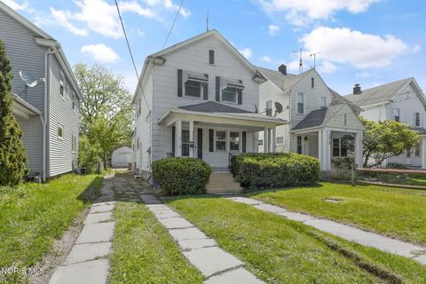 Photo of 3822 Torrance Drive, Toledo, OH 43612 (MLS # 10007418)