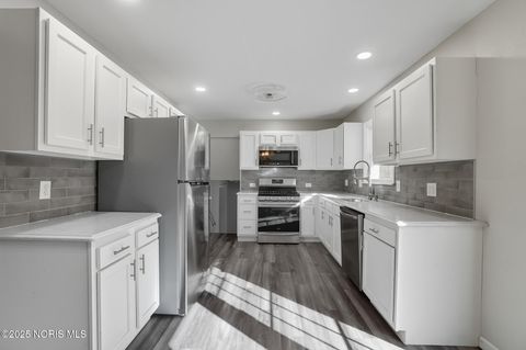 Tiny photo for 2954 Shetland Road, Toledo, OH 43617 (MLS # 10000062)