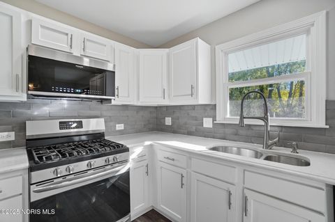 Tiny photo for 2954 Shetland Road, Toledo, OH 43617 (MLS # 10000062)