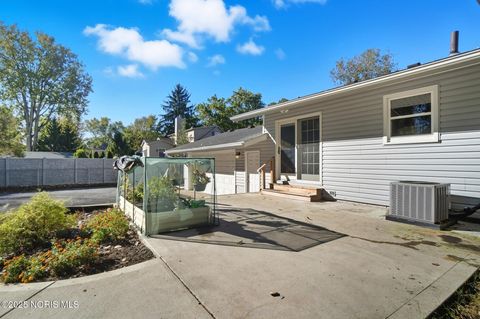 Tiny photo for 2954 Shetland Road, Toledo, OH 43617 (MLS # 10000062)