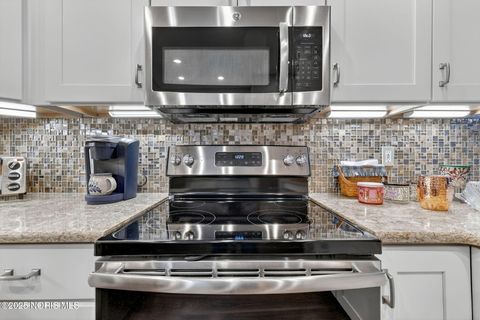 Tiny photo for 24525 Village Lane, Grand Rapids, OH 43522 (MLS # 10002379)