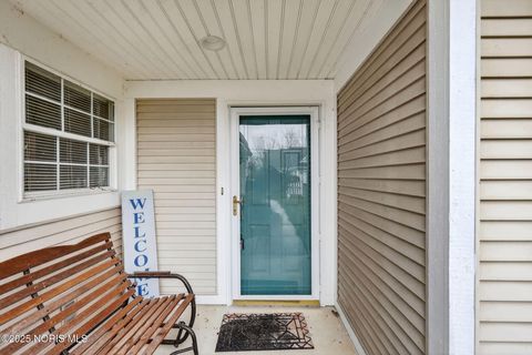 Tiny photo for 24525 Village Lane, Grand Rapids, OH 43522 (MLS # 10002379)