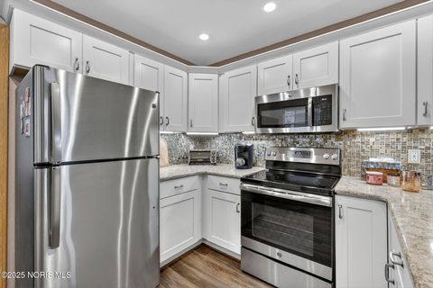 Tiny photo for 24525 Village Lane, Grand Rapids, OH 43522 (MLS # 10002379)