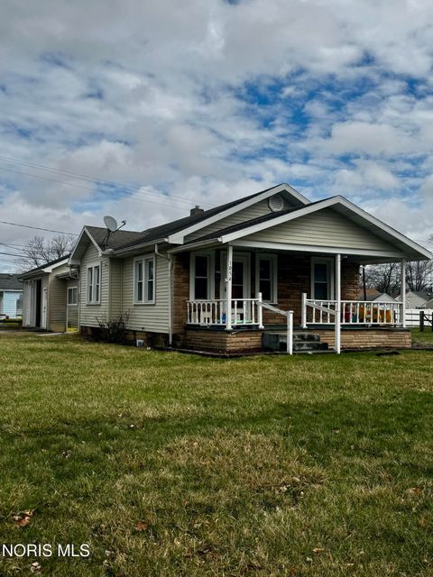 1054 Scott Street Maumee OH 43537