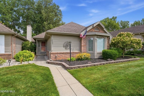 Photo of 2408 Mckivett Drive, Toledo, OH 43615 (MLS # 10011227)