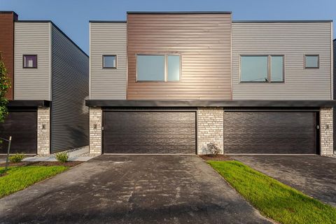 Photo of 4056 N McCord Road #Apt 6, Sylvania, OH 43560 (MLS # 10004229)