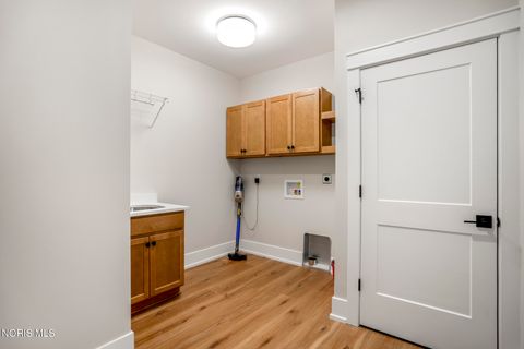 Tiny photo for 9233 Summer Song Lane, Sylvania, OH 43560 (MLS # 10007930)