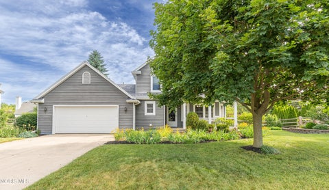 Tiny photo for 5540 Birch Hollow Court, Sylvania, OH 43560 (MLS # 10009242)