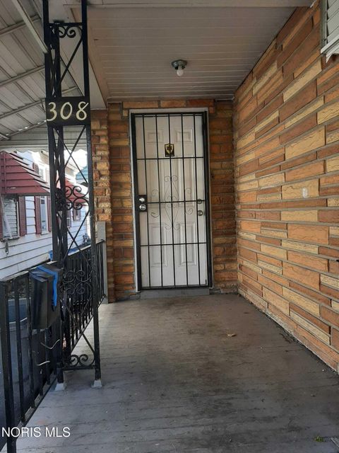 Photo of 308 Mettler Street, Toledo, OH 43608 (MLS # 10007379)
