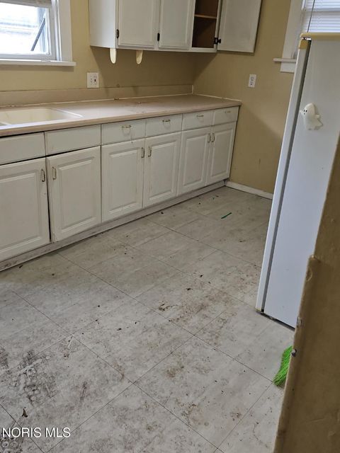 Tiny photo for 139 Kenmore Avenue, Toledo, OH 43609 (MLS # 10005265)