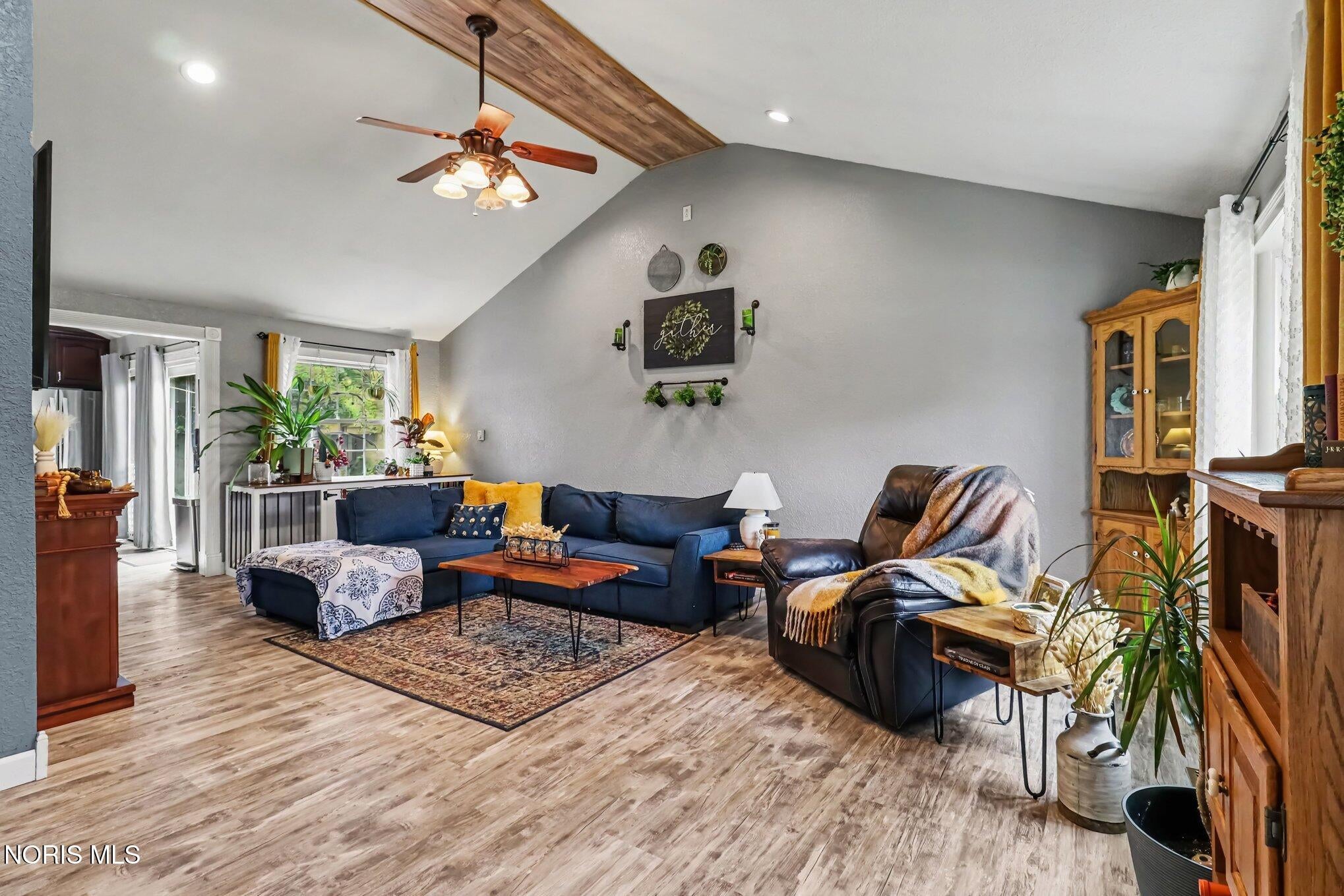 1043 E Elm Tree Road