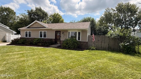 Homes For Sale - 1043 E Elm Tree Road<br/> Wood County, Rossford, OH 43460
