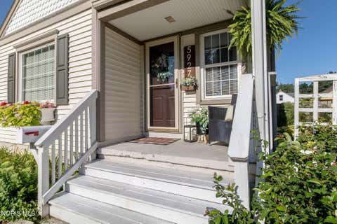 Tiny photo for 5927 Adelaide Drive, Toledo, OH 43613 (MLS # 10011527)
