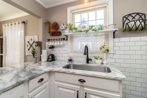 Tiny photo for 5927 Adelaide Drive, Toledo, OH 43613 (MLS # 10011527)