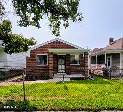 Tiny photo for 1534 Oakmont Street, Toledo, OH 43605 (MLS # 10012653)