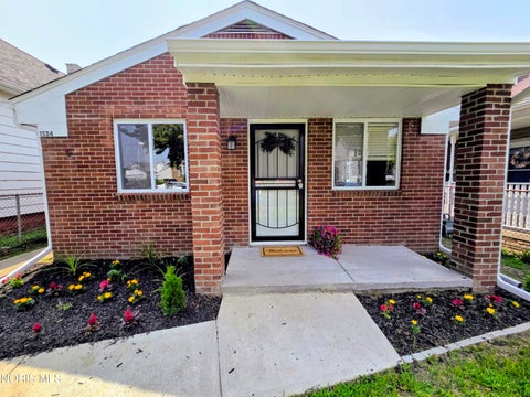 Homes For Sale - 1534 Oakmont Street<br/> Toledo, OH 43605