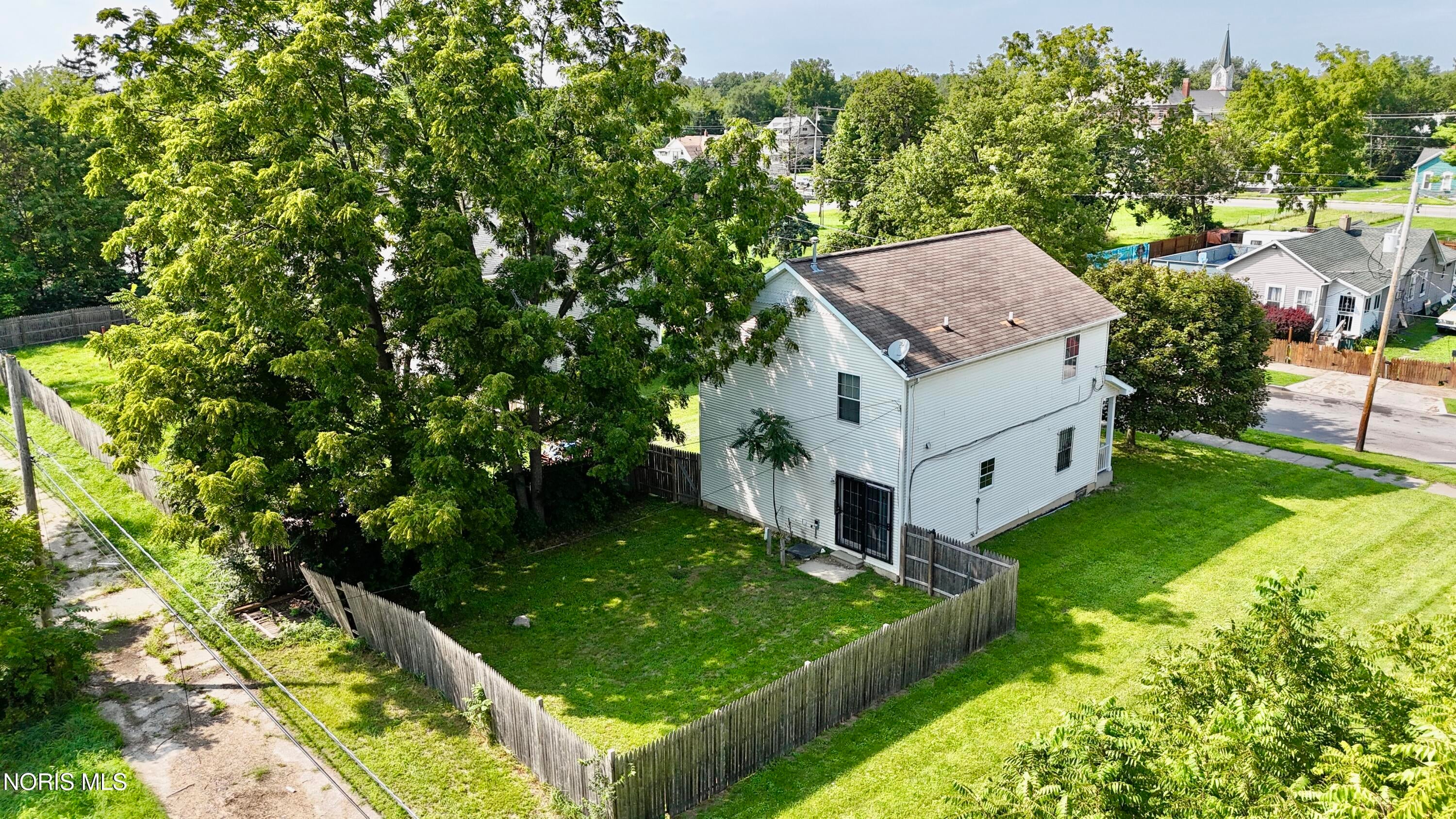 737 Tecumseh Street