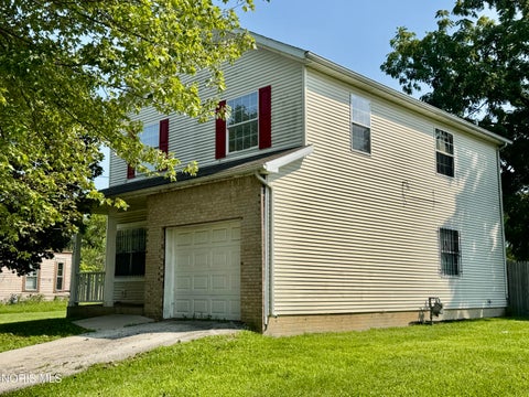 Photo of 737 Tecumseh Street, Toledo, OH 43604 (MLS # 10013672)