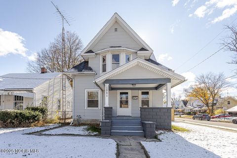 Photo of 1521 South Avenue, Toledo, OH 43609 (MLS # 10001244)