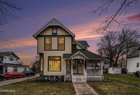Photo of 212 Jefferson Street, Wauseon, OH 43567 (MLS # 10005011)