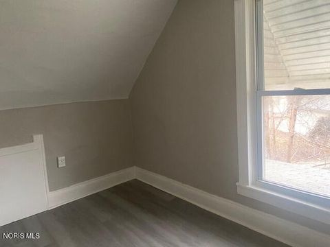 Tiny photo for 1925 Airline Avenue, Toledo, OH 43609 (MLS # 10005618)