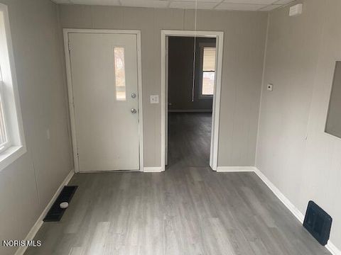 Tiny photo for 1925 Airline Avenue, Toledo, OH 43609 (MLS # 10005618)