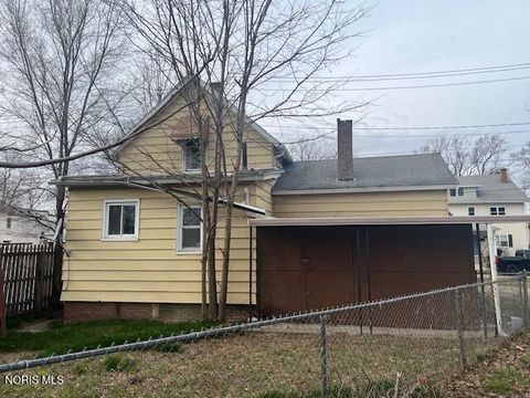 Tiny photo for 1925 Airline Avenue, Toledo, OH 43609 (MLS # 10005618)