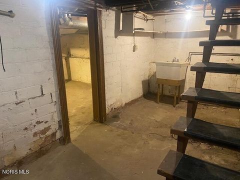 Tiny photo for 1925 Airline Avenue, Toledo, OH 43609 (MLS # 10005618)