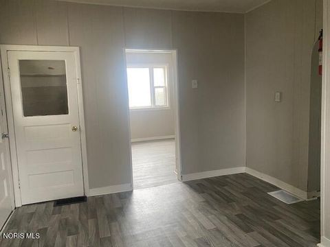 Tiny photo for 1925 Airline Avenue, Toledo, OH 43609 (MLS # 10005618)