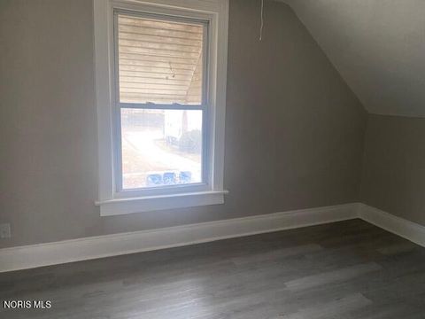 Tiny photo for 1925 Airline Avenue, Toledo, OH 43609 (MLS # 10005618)