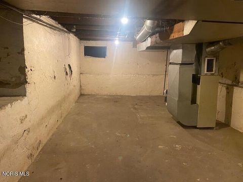 Tiny photo for 1925 Airline Avenue, Toledo, OH 43609 (MLS # 10005618)